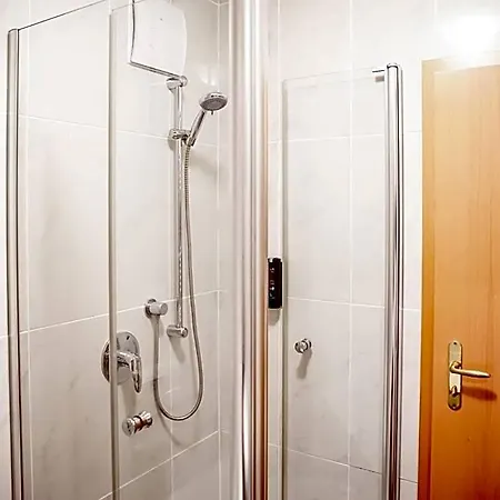 Smart B&b1 Bb1 114 Hotel *